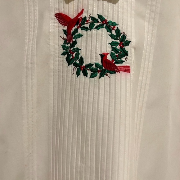 Foxcroft Christmas Wreath Pleated Blouse White Size 10 - Picture 2 of 3